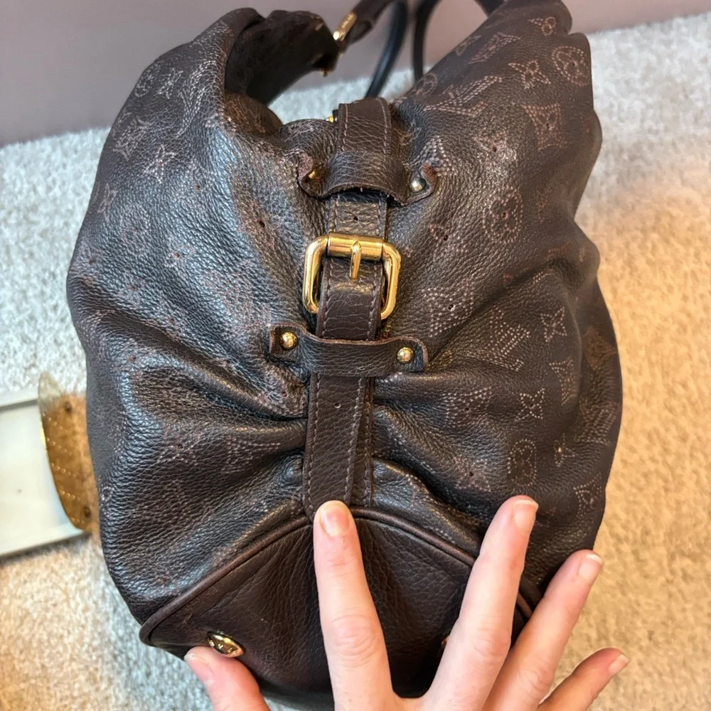 Authentic Louis Vuitton Mahina Boho In Elephant Gris - Picture 6 of 16